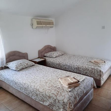 Apartmani Pulic Улцинь Экстерьер фото